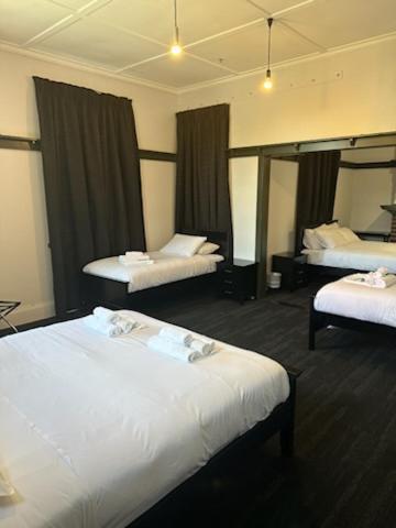 Royal Hotel Ryde Сидней Экстерьер фото