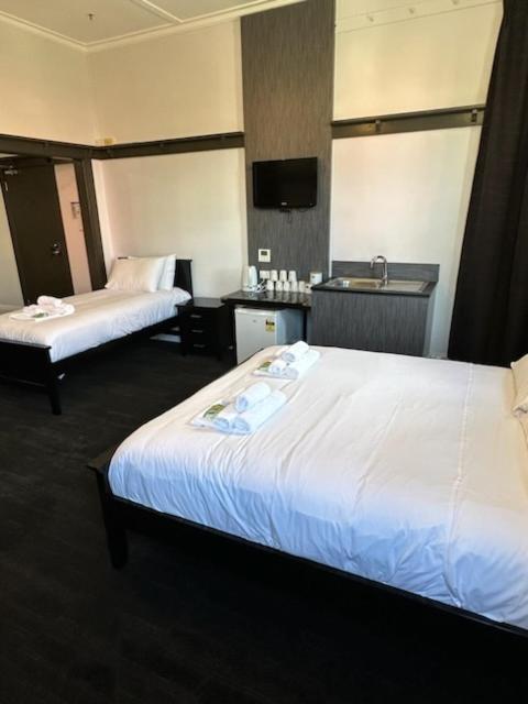 Royal Hotel Ryde Сидней Экстерьер фото