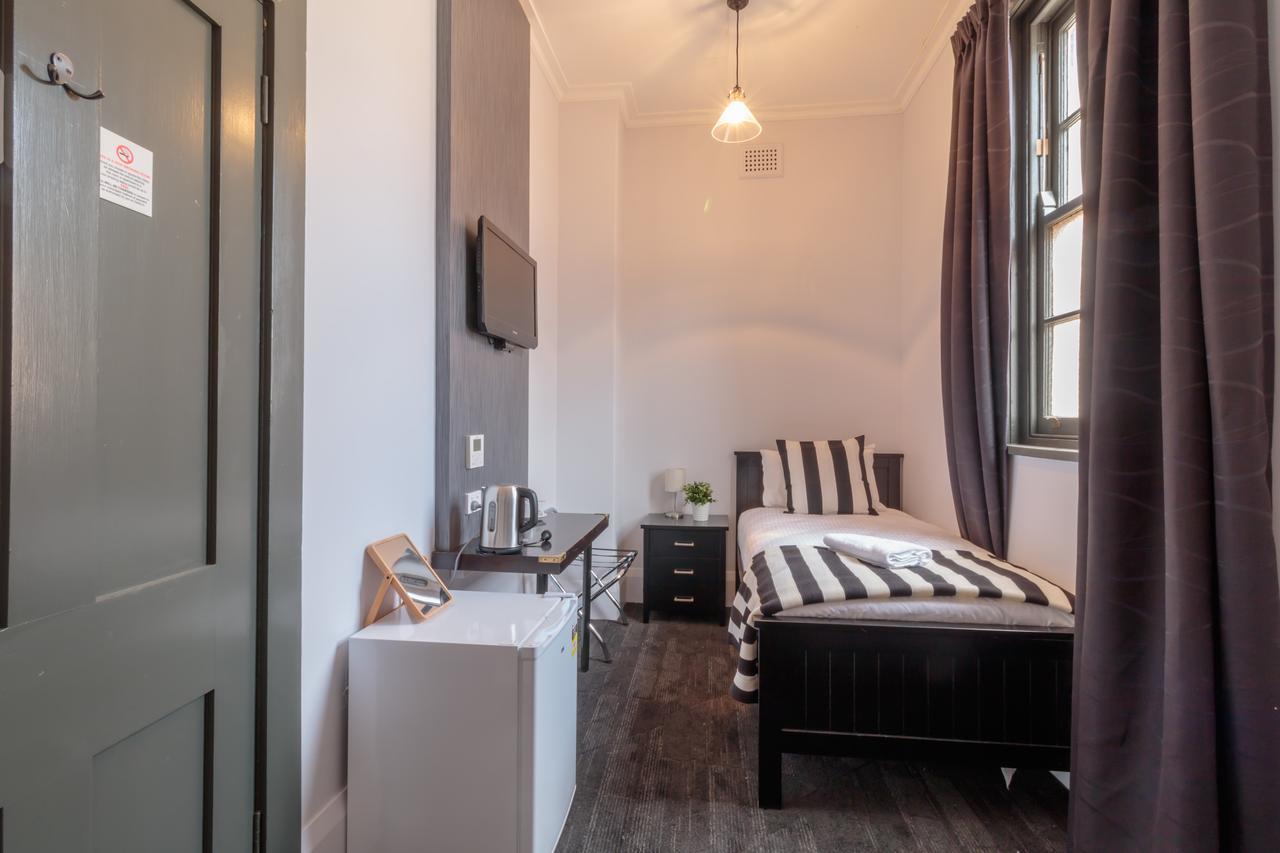 Royal Hotel Ryde Сидней Экстерьер фото