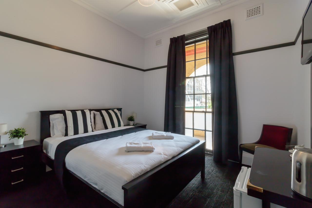 Royal Hotel Ryde Сидней Экстерьер фото